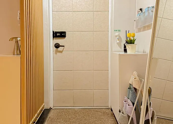 Mid-century Style - Near Kspo Dome, Flat Walk, Family & Group, Up To 6 Guests, Jamsil, Lotte World, Free Luggage Storage * Seul